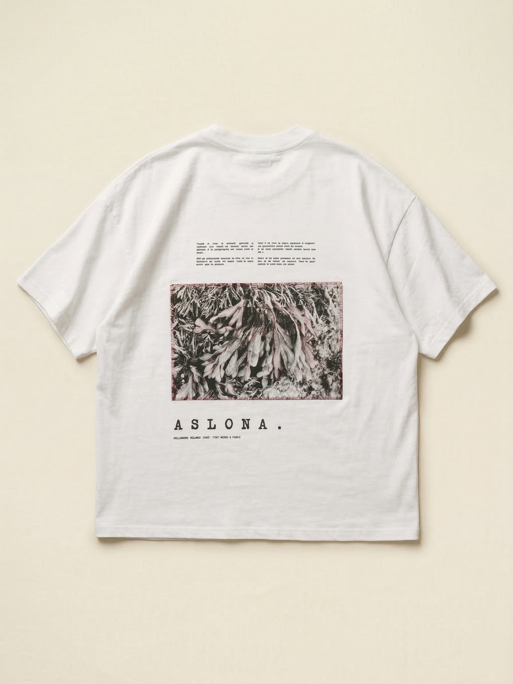 White oversize cotton tshirt with katagami embrodied photography of algues